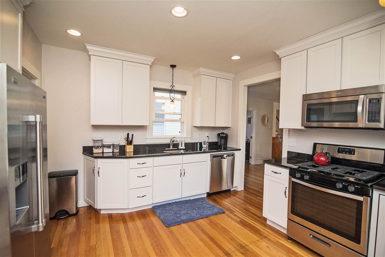 21 Charter Street Exeter, NH 03833 - Photo 3 of 30