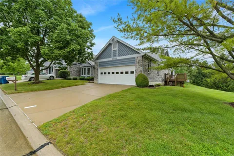 $325,000 | 3055 Devilla Trail, Unit 8B, St. Charles, MO 63301