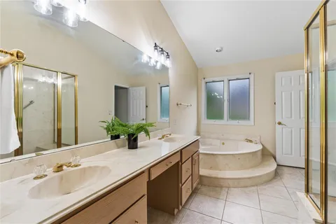 $325,000 | 3055 Devilla Trail, Unit 8B, St. Charles, MO 63301