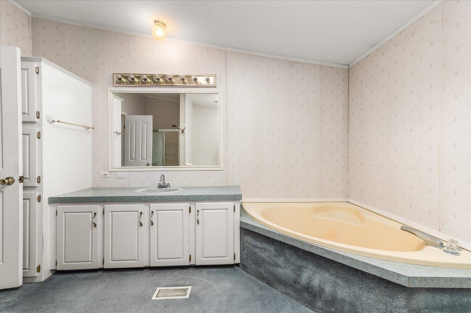 38221 North Sheets Road Elk, WA 99009 - Photo 23 of 50