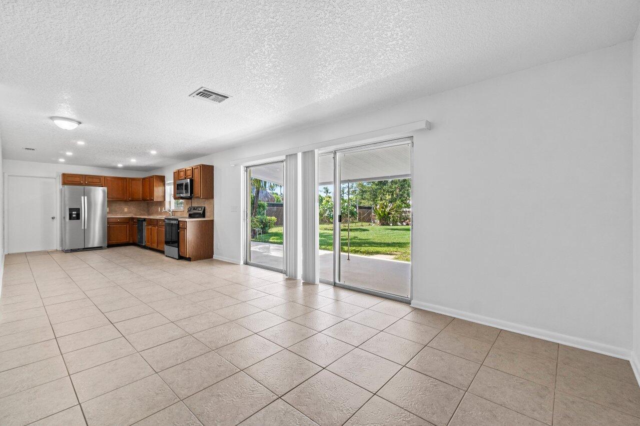 751 Hummingbird Way, Unit 7 North Palm Beach, FL 33408 - Photo 20 of 40