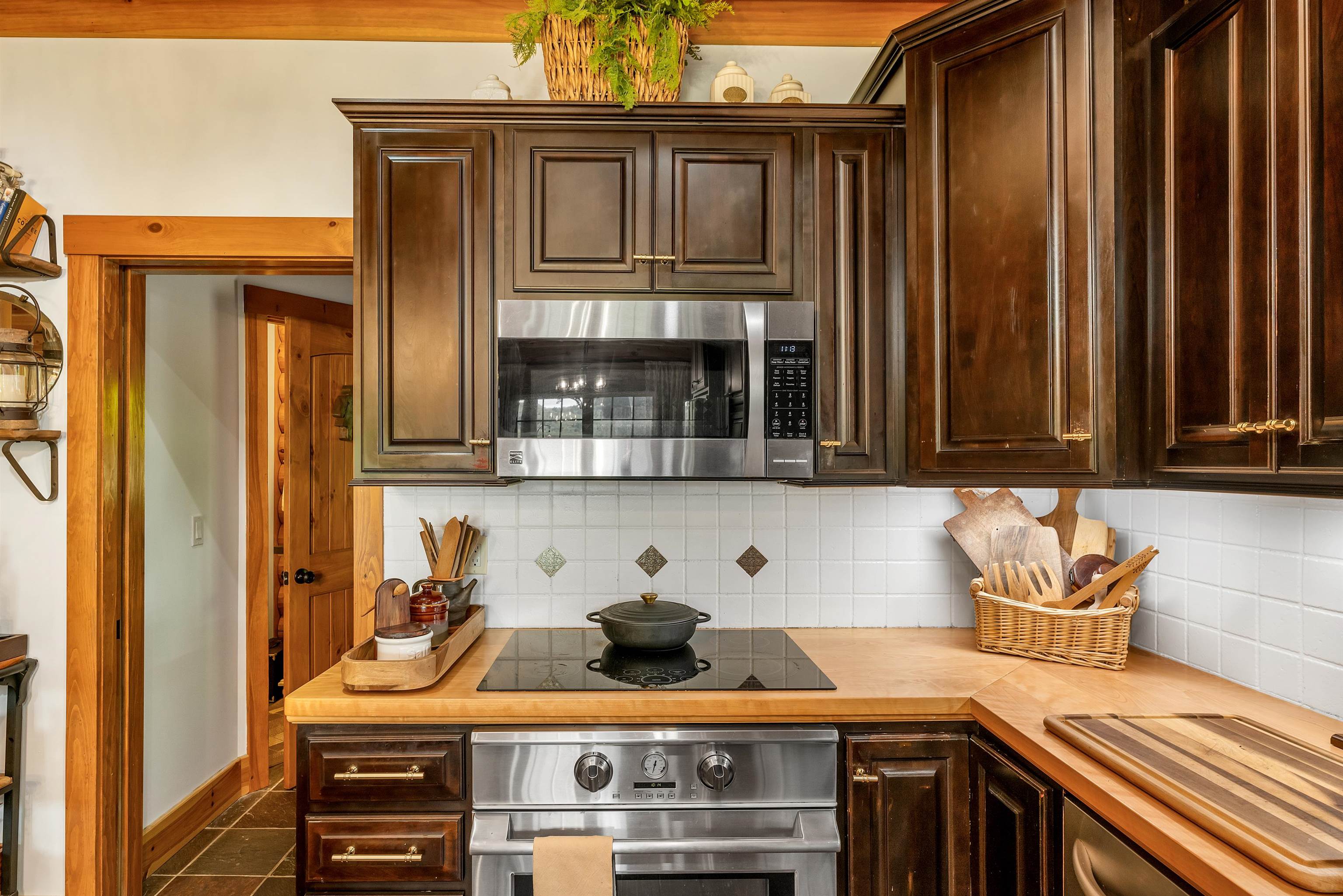1022 Cherry Valley Road Gilford, NH 03249 - Photo 5 of 59