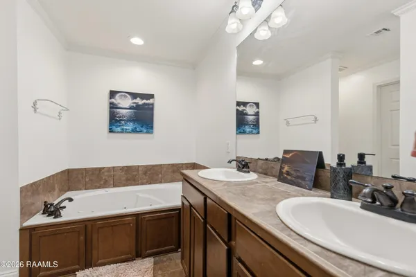 $1,950 | 125 Tall Oaks Lane, Youngsville, LA 70592