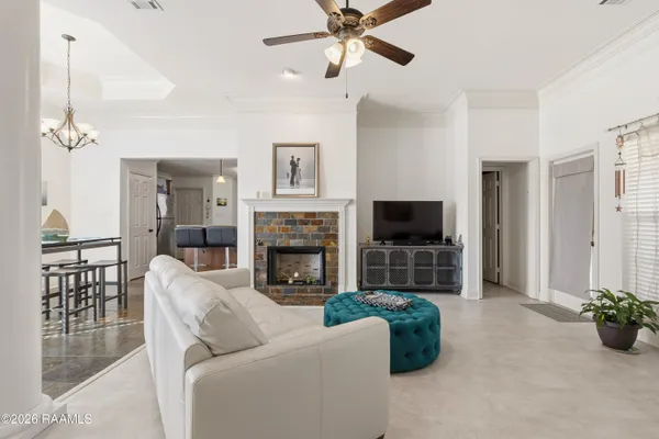 $1,950 | 125 Tall Oaks Lane, Youngsville, LA 70592