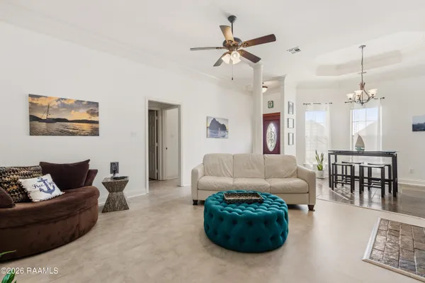 $1,950 | 125 Tall Oaks Lane, Youngsville, LA 70592