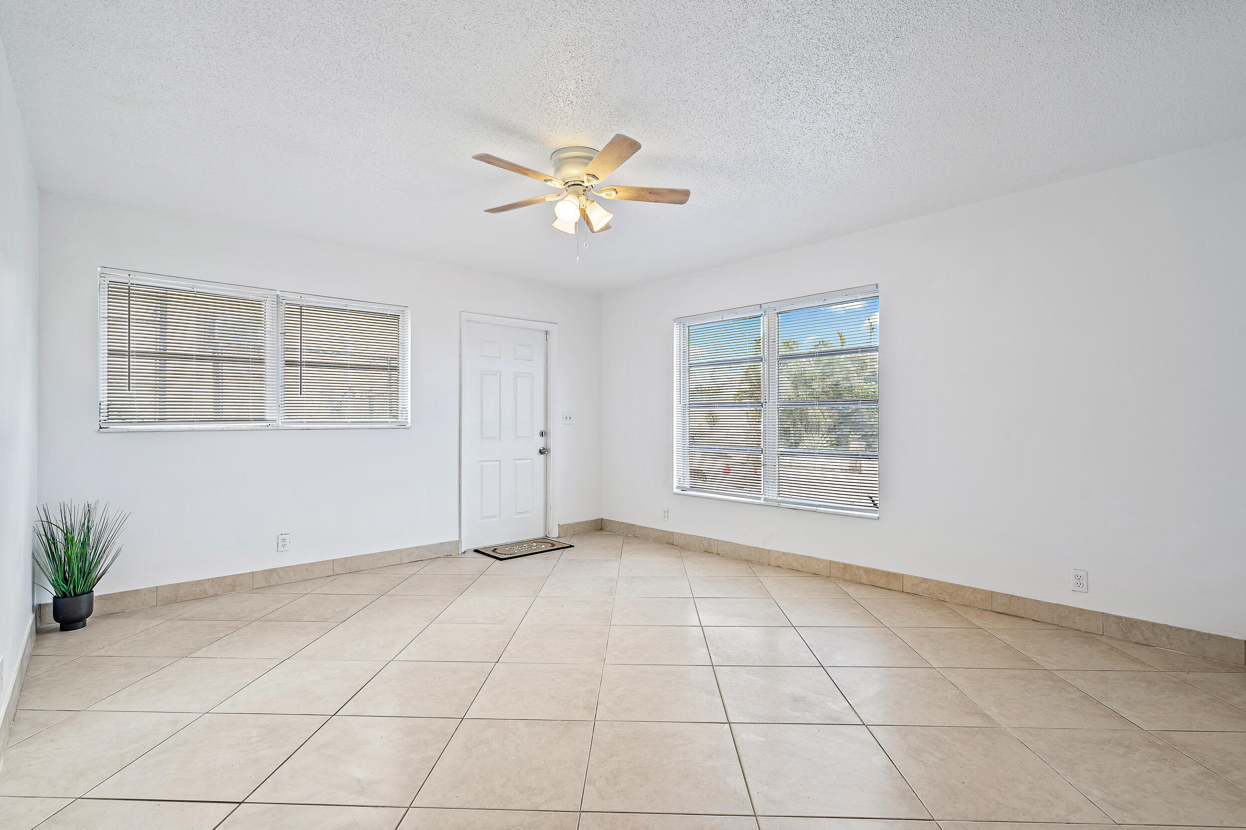 1138 West 25th Street Riviera Beach, FL 33404 - Photo 3 of 30 1138 W 25th St MLS-4