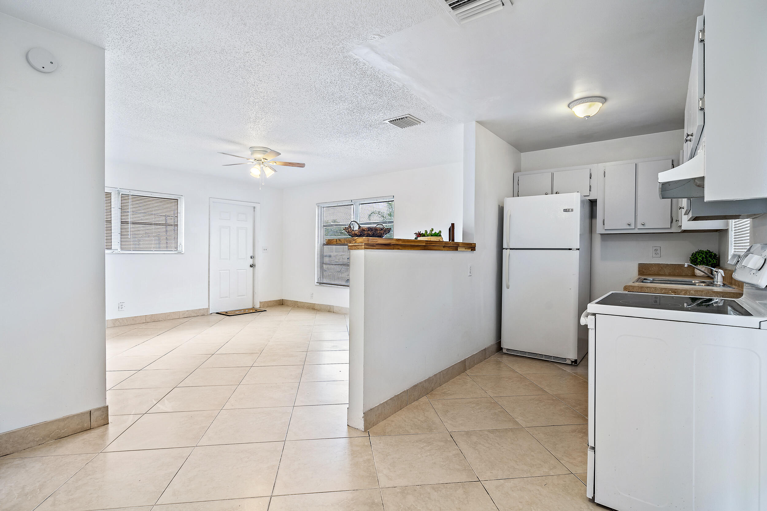 1138 West 25th Street Riviera Beach, FL 33404 - Photo 4 of 30 1138 W 25th St MLS-5