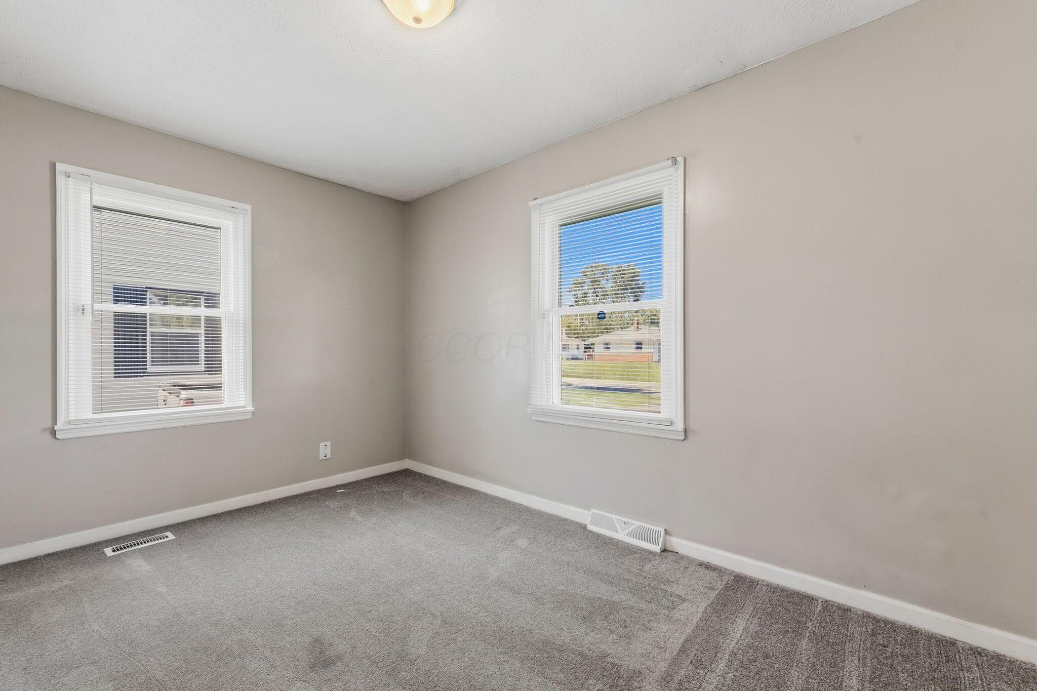 1713 Huy Road Columbus, OH 43224 - Photo 15 of 42 26-web-or-mls-1713HuyRoad_Hommati102 (9)