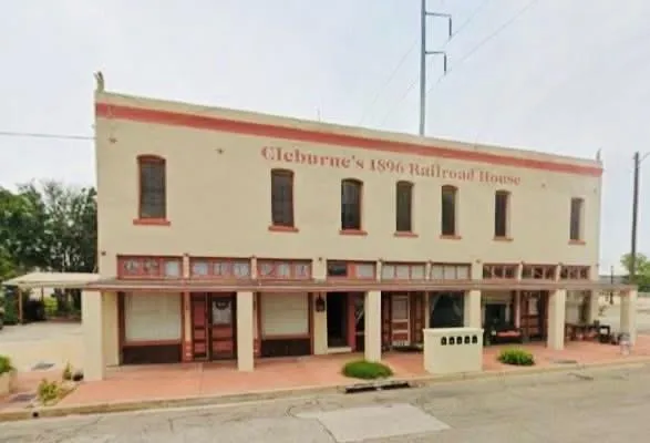 $538,000 | 419-423 East Henderson Street, Cleburne, TX 76031