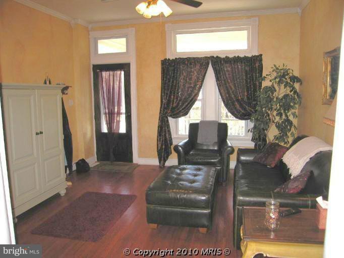 4306 Evans Chapel Road Baltimore, MD 21211 - Photo 6 of 6 Living Room