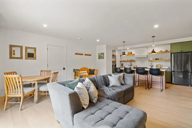 $3,999 | 70 Greystone Lane, Unit 2, Newbury, NH 03255