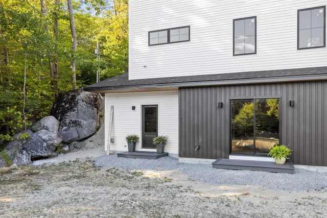 $3,999 | 70 Greystone Lane, Unit 2, Newbury, NH 03255