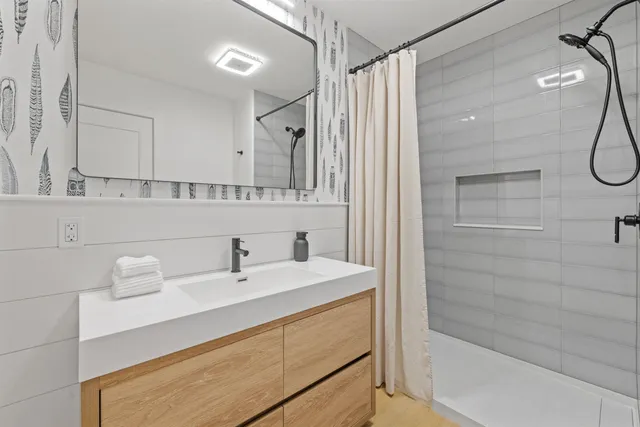 $3,999 | 70 Greystone Lane, Unit 2, Newbury, NH 03255