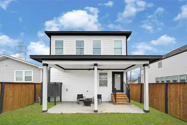 $3,000 | 3513 Omega Street, Houston, TX 77022