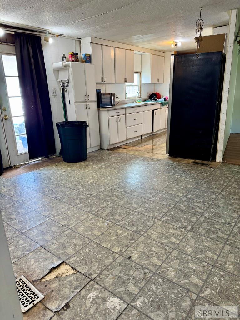 6515 South 5th Avenue Pocatello, ID 83204 - Photo 4 of 20