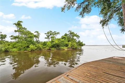 $485,000 | 215 Jackson Avenue, Mandeville, LA 70448