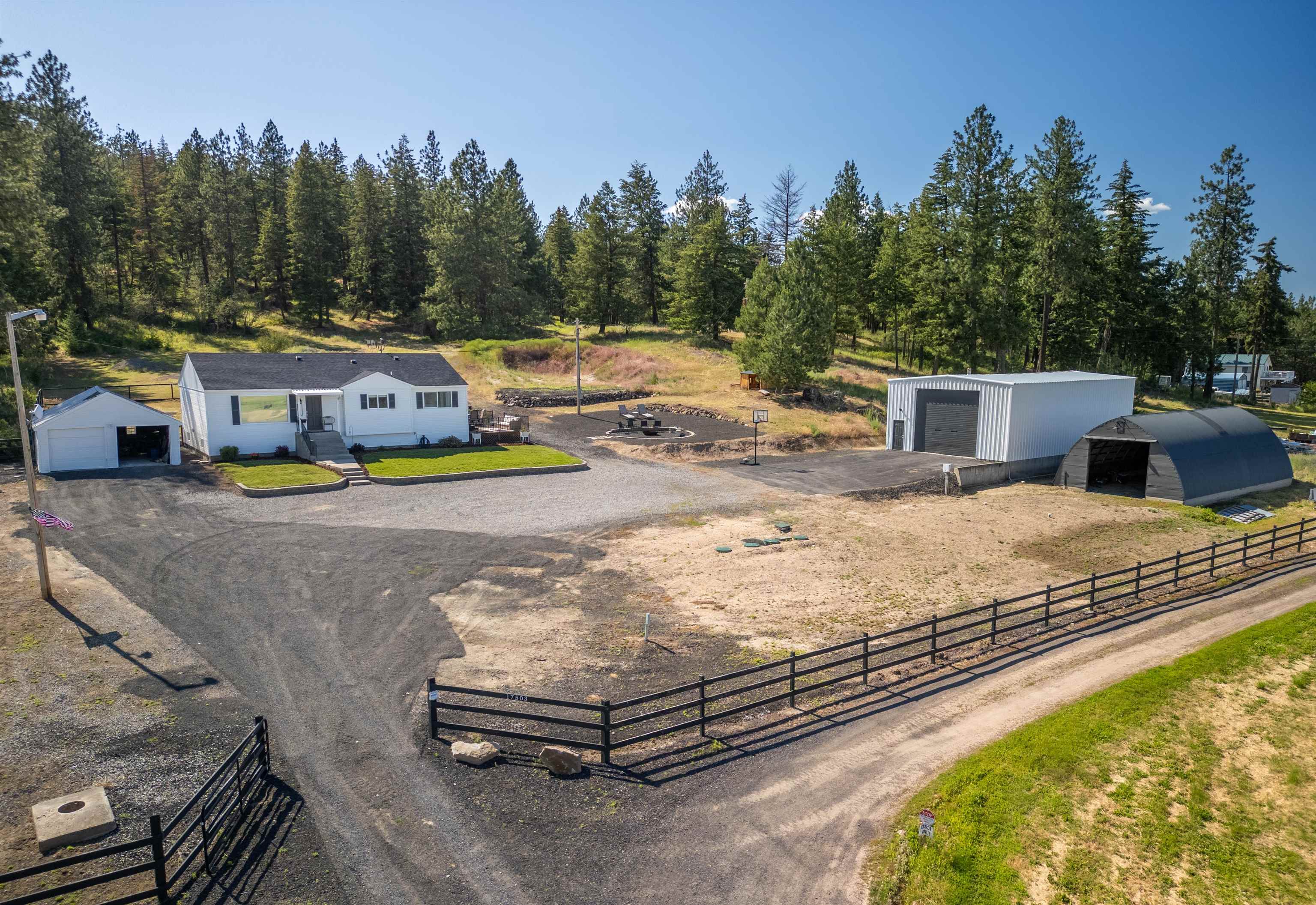 17503 North Austin Road Spokane, WA 99208 - Photo 1 of 42