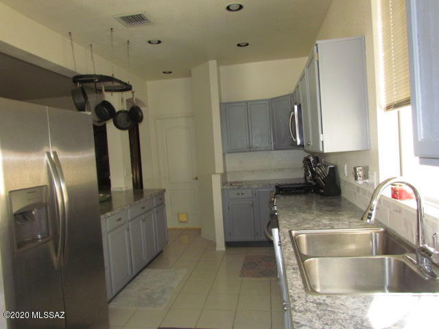 9925 North Crystal Spring Place Tucson, AZ 85742 - Photo 12 of 37