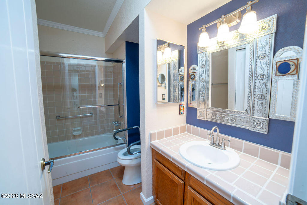 1595 North Rio Mayo Green Valley, AZ 85614 - Photo 13 of 24 Front Bathroom