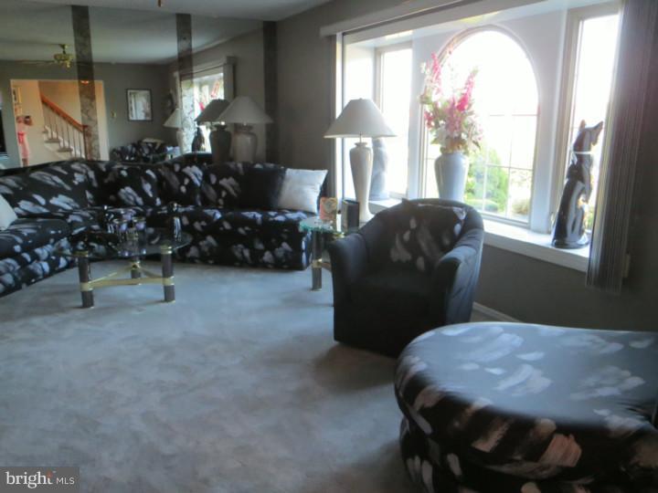 15 Capella Road Sewell, NJ 08080 - Photo 3 of 25
