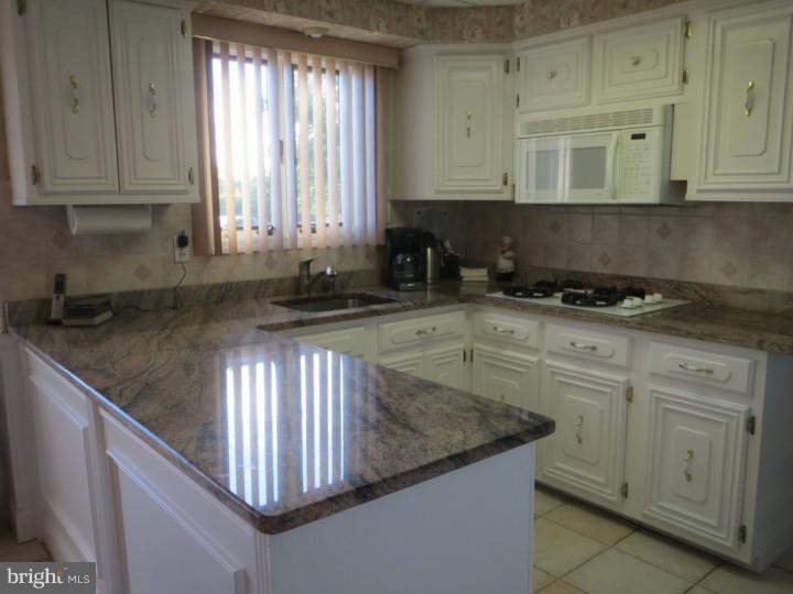 15 Capella Road Sewell, NJ 08080 - Photo 5 of 25