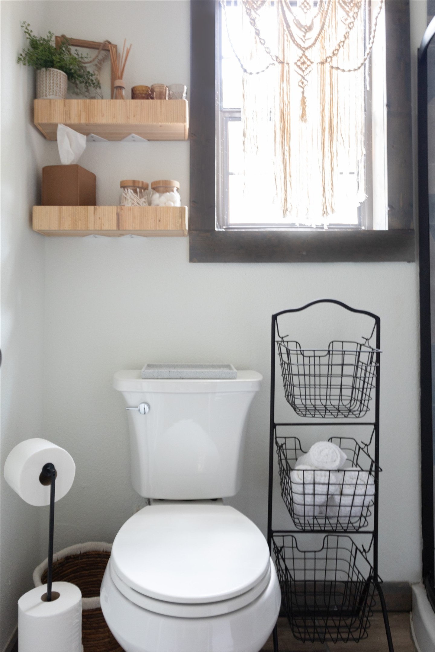 336 Coventry Road Spicewood, TX 78669 - Photo 19 of 32 Half bath with healthy amount of natural light