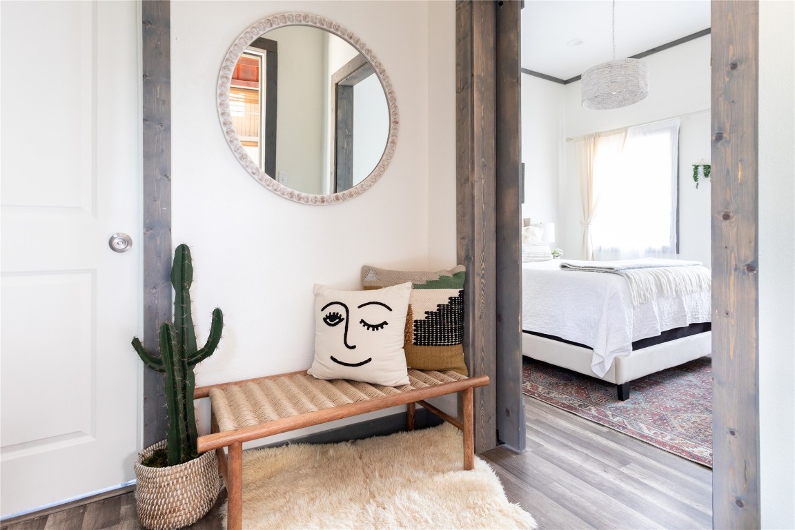336 Coventry Road Spicewood, TX 78669 - Photo 20 of 32 a view of living room