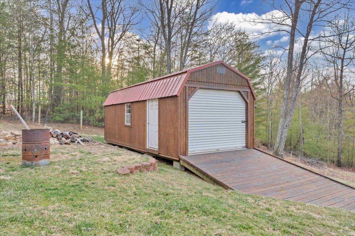 232 White Oak Road Boones Mill, VA 24065 - Photo 46 of 51 46-MIB02187