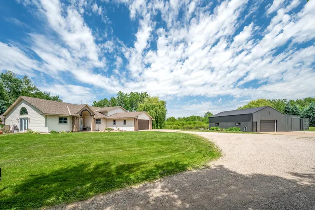 $580,000 | 6257 185th Avenue Southeast, Becker, MN 55308