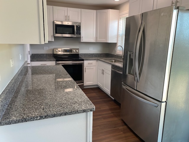 2411 Red Bud Lane Aurora, IL 60502 - Photo 2 of 19