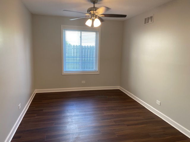 2411 Red Bud Lane Aurora, IL 60502 - Photo 4 of 19