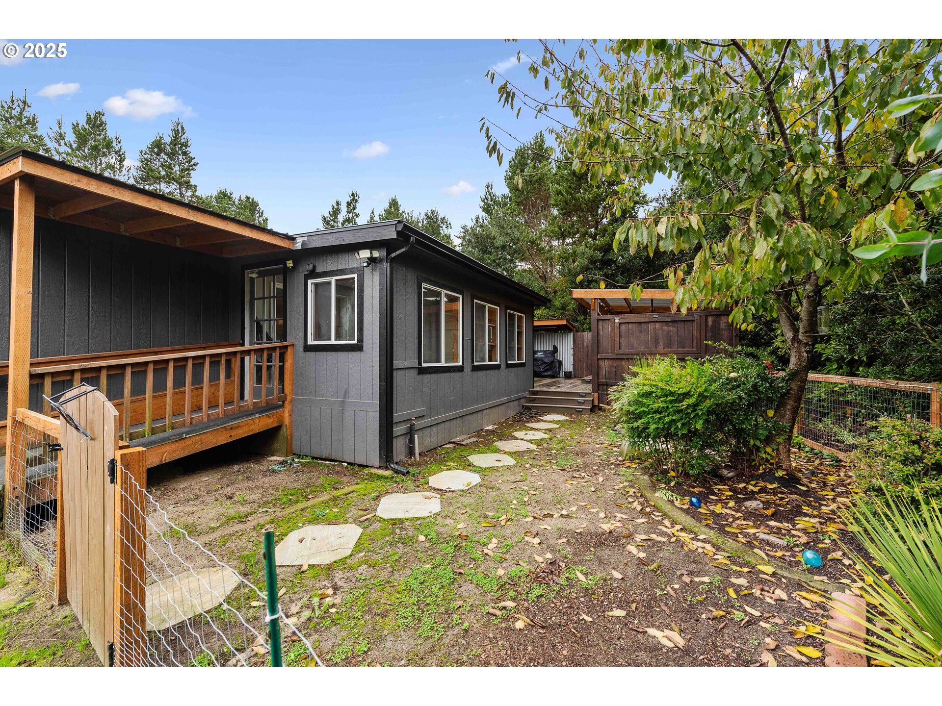 87527 Rhodowood Drive Florence, OR 97439 - Photo 32 of 40