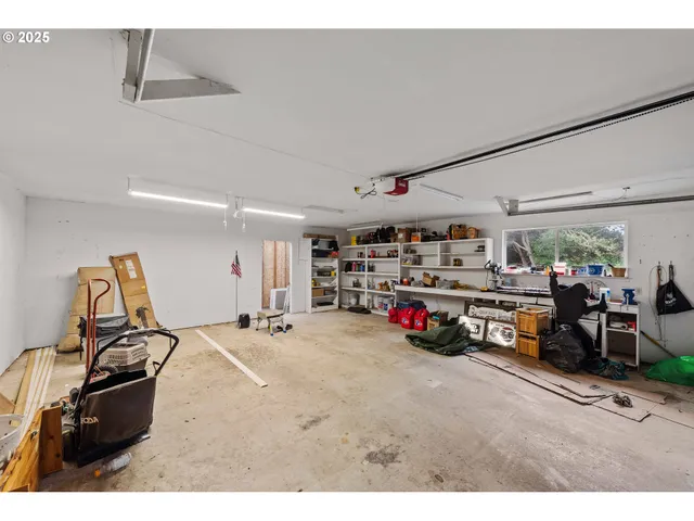 $439,000 | 87527 Rhodowood Drive, Florence, OR 97439