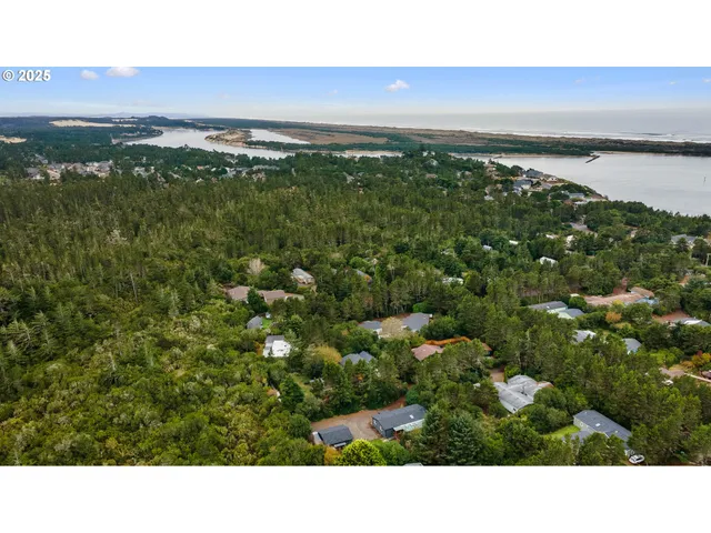 $439,000 | 87527 Rhodowood Drive, Florence, OR 97439