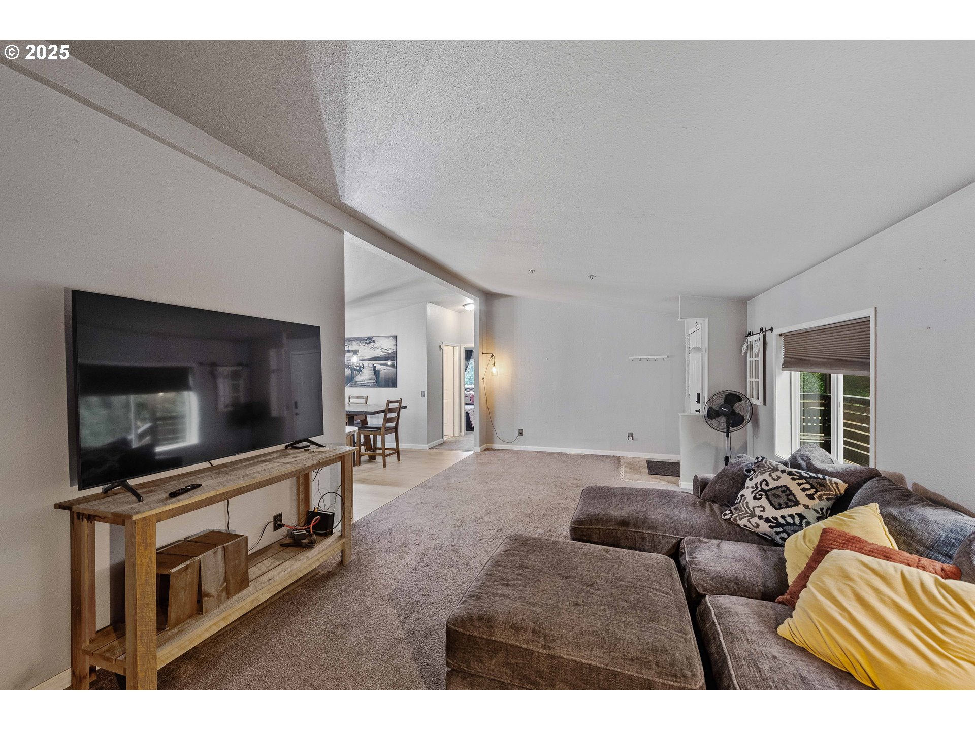 87527 Rhodowood Drive Florence, OR 97439 - Photo 8 of 40