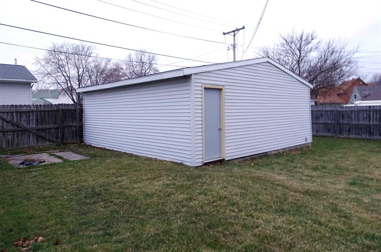 710 High Street Decatur, IN 46733 - Photo 6 of 22