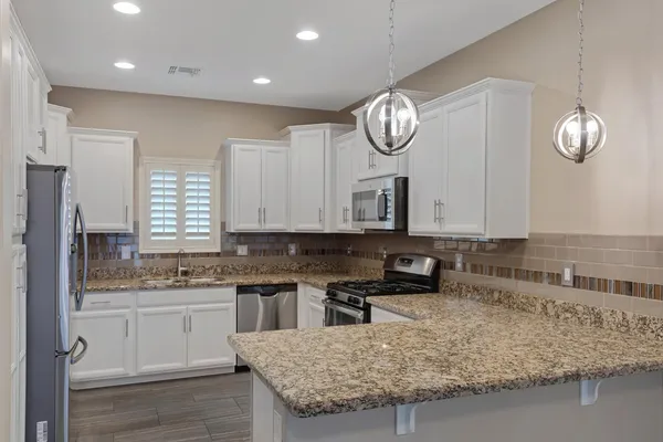 $2,300 | 26239 North 166th Avenue, Surprise, AZ 85387