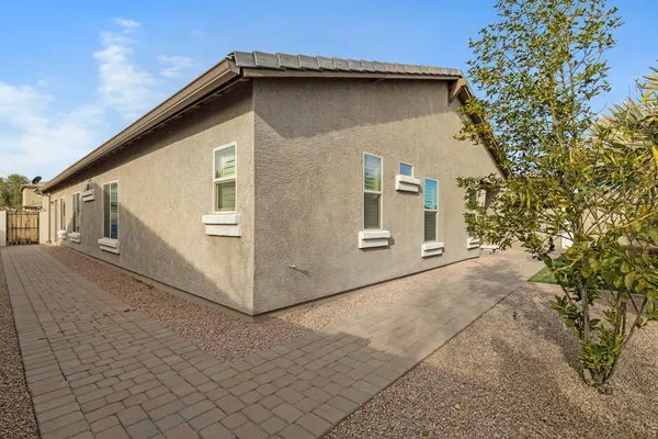 $2,300 | 26239 North 166th Avenue, Surprise, AZ 85387