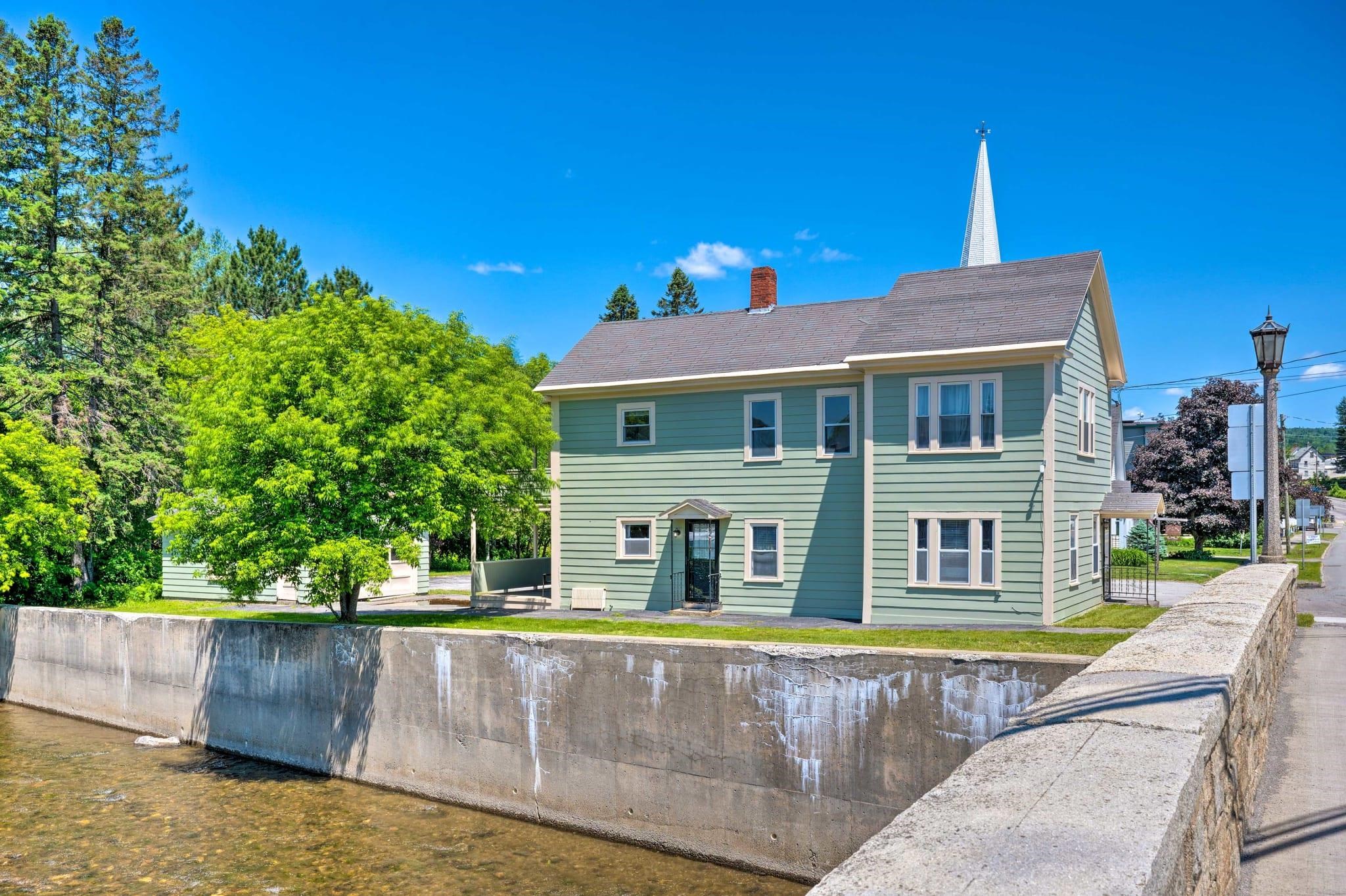 139 Main Street, Colebrook, NH 03576 Compass