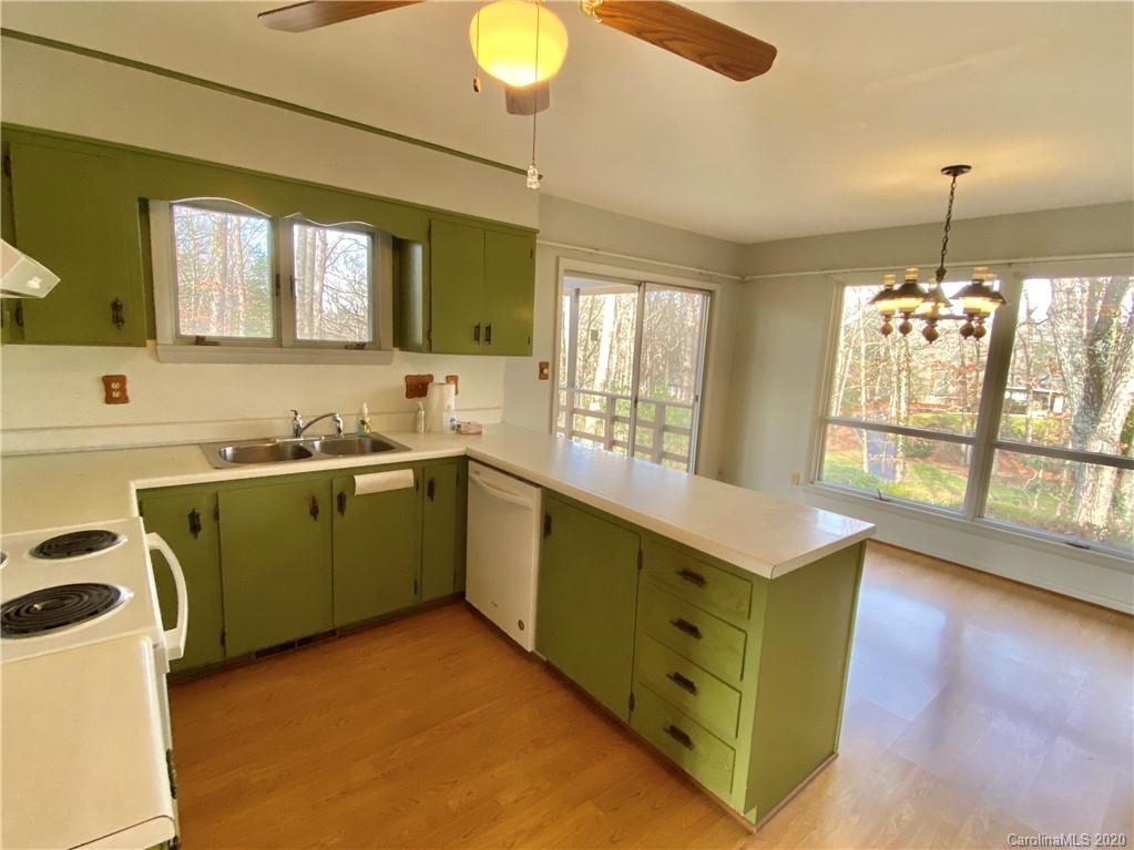 7 Highlander Road Asheville, NC 28804 - Photo 9 of 27 Gallery Image 9