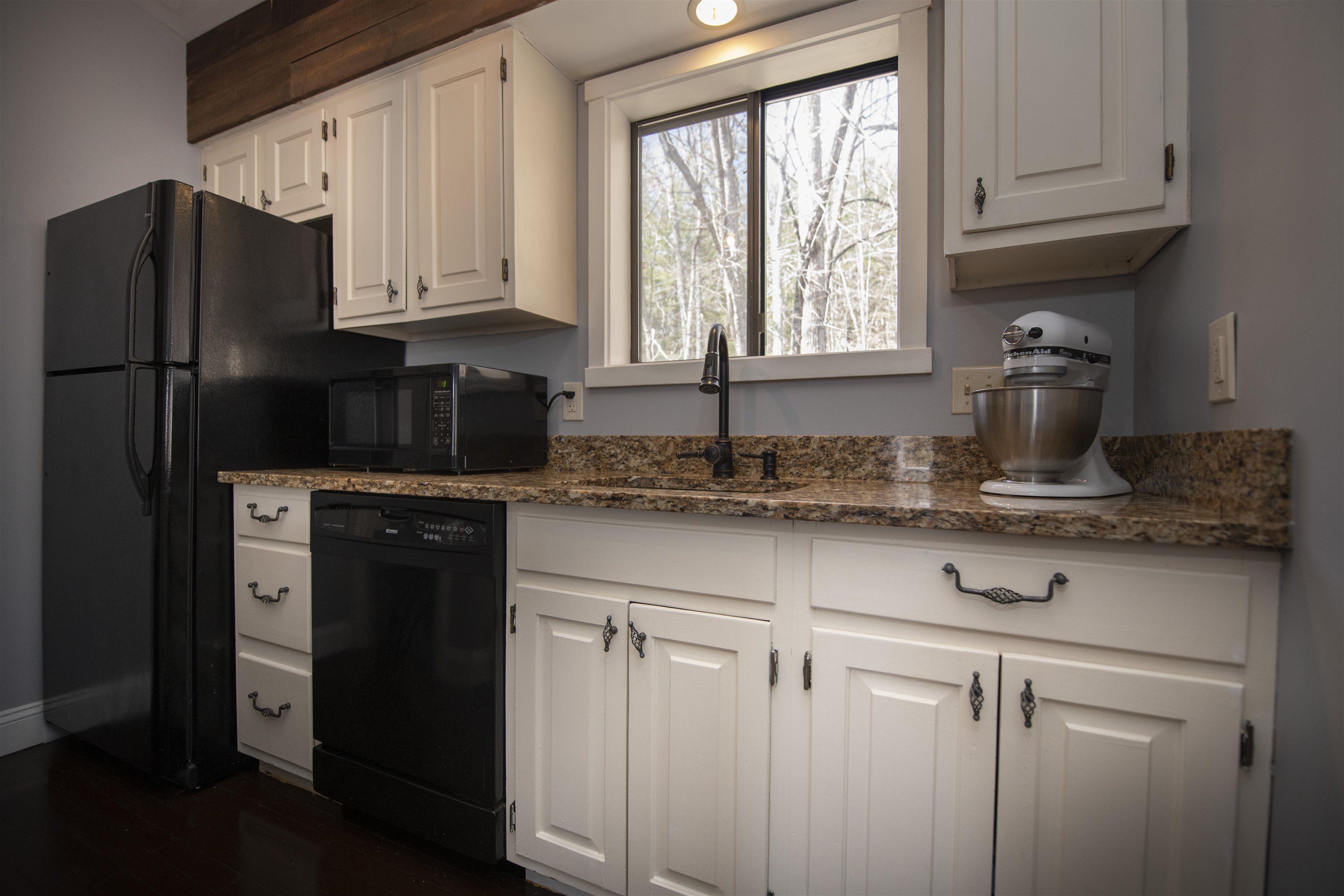401 Old Quechee Road, Unit 9B Hartford, VT 05059 - Photo 8 of 22 Gallery Image 8