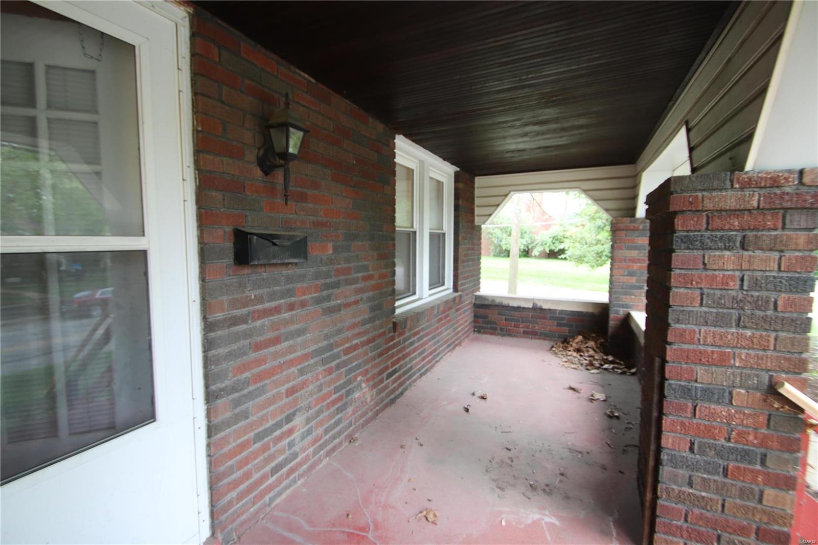 2113 Lackland Road St. Louis, MO 63114 - Photo 3 of 17 Gallery Image 3