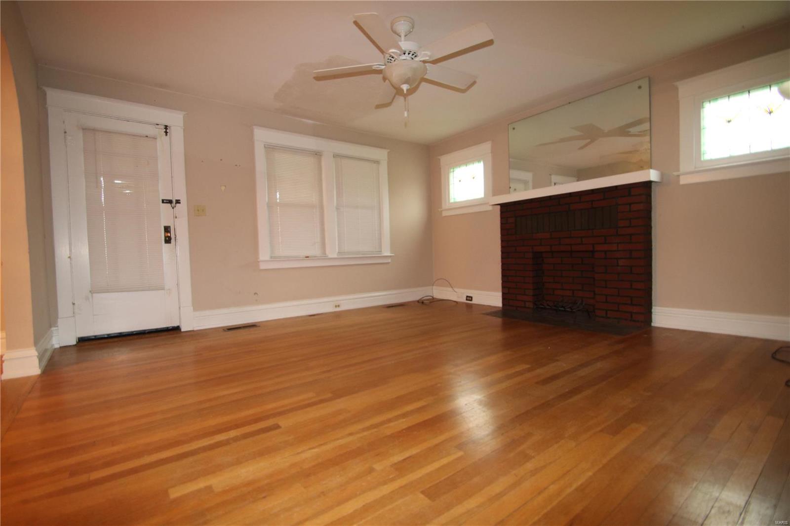 2113 Lackland Road St. Louis, MO 63114 - Photo 6 of 17 Gallery Image 6