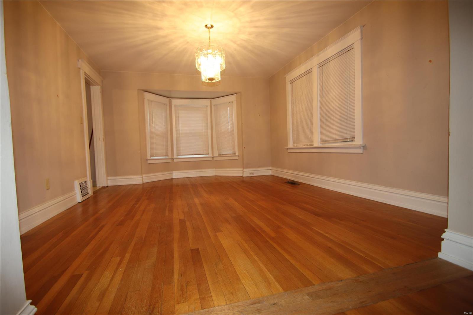 2113 Lackland Road St. Louis, MO 63114 - Photo 7 of 17 Gallery Image 7