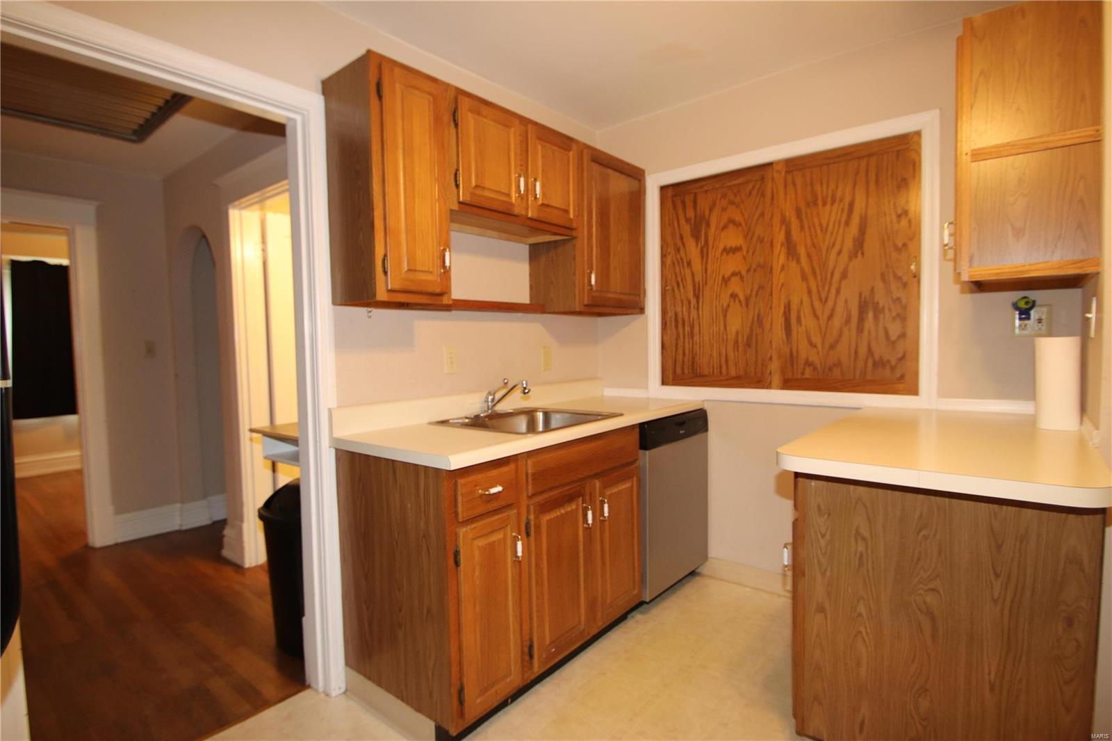 2113 Lackland Road St. Louis, MO 63114 - Photo 8 of 17 Gallery Image 8