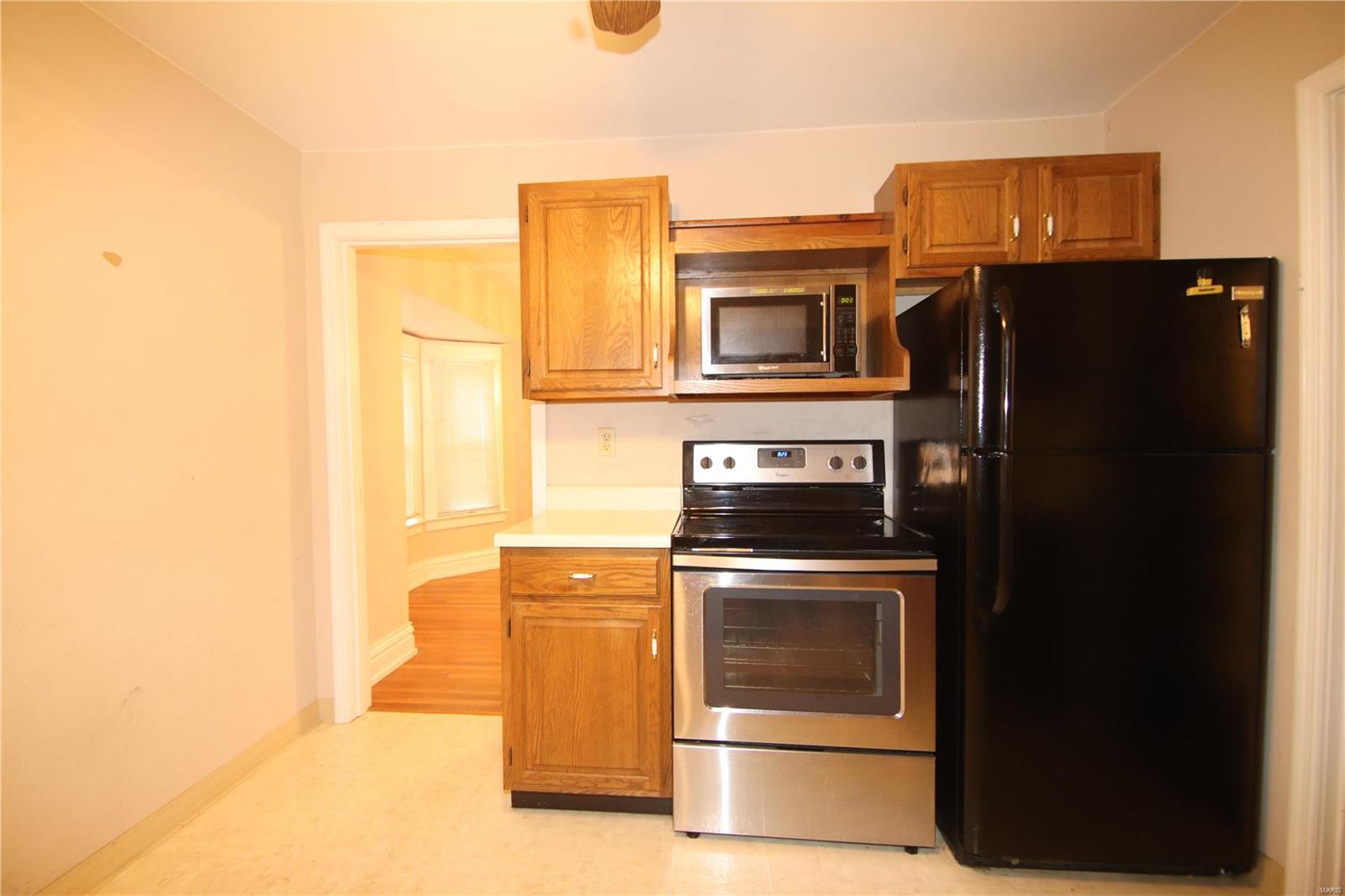 2113 Lackland Road St. Louis, MO 63114 - Photo 9 of 17 Gallery Image 9