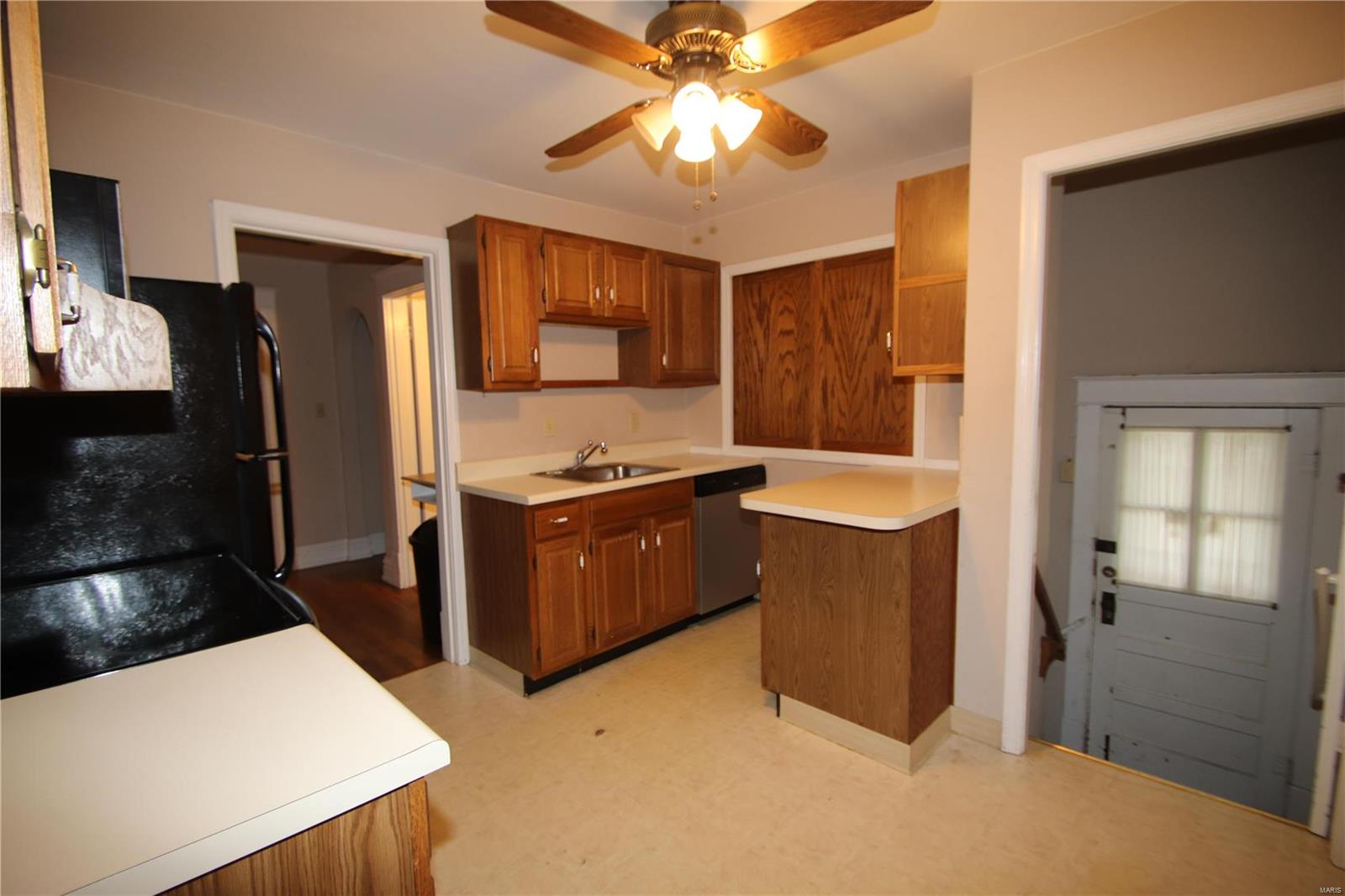2113 Lackland Road St. Louis, MO 63114 - Photo 10 of 17 Gallery Image 10