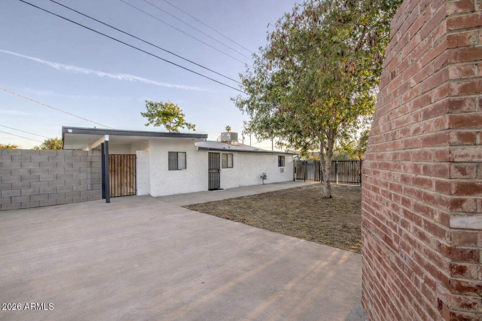 9635 North 14th Avenue Phoenix, AZ 85021 - Photo 2 of 25 31DB5EAC-0861-40A1-B324-4A8CFC29A855