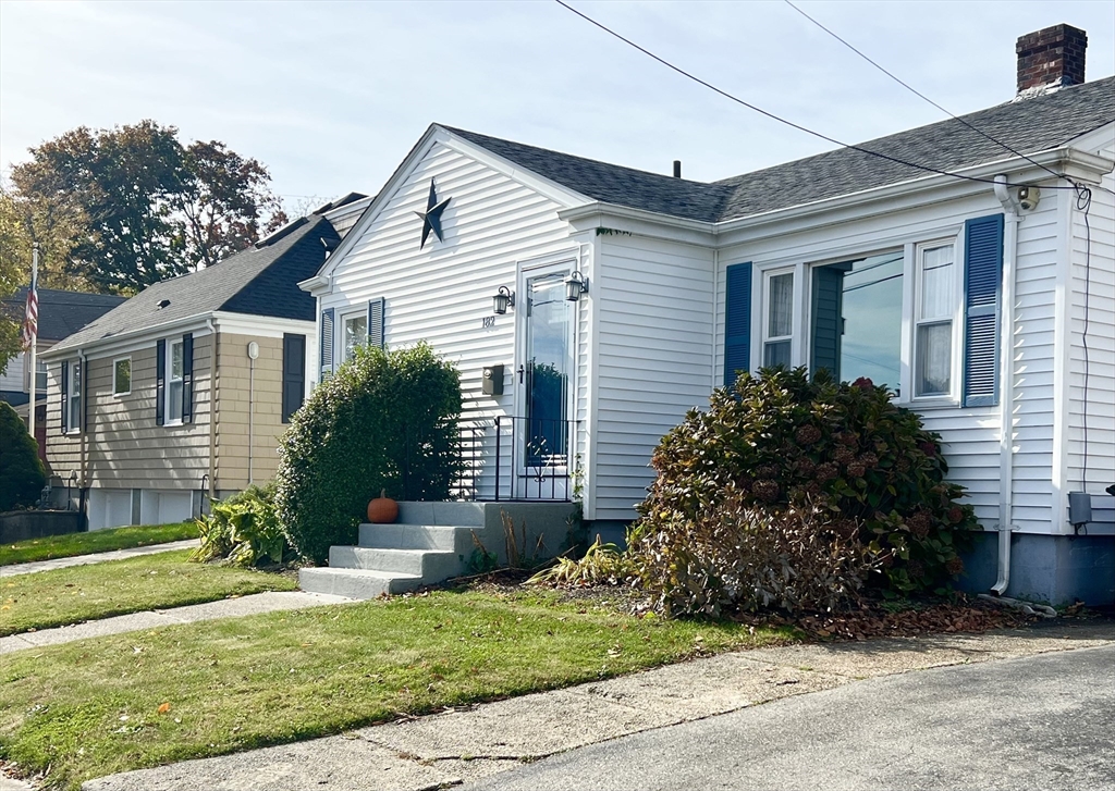 182 Read Street Fall River, MA 02720 - Photo 4 of 35 Gallery Image 4