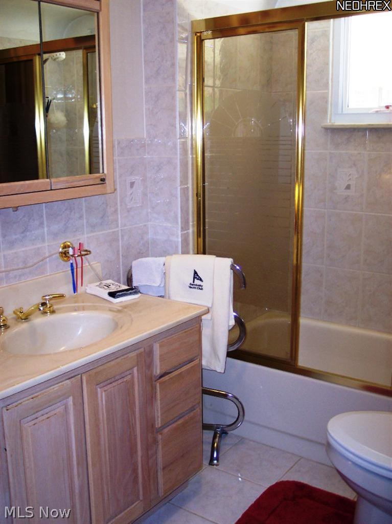 5070 Harper Road Solon, OH 44139 - Photo 9 of 15 Main Bath